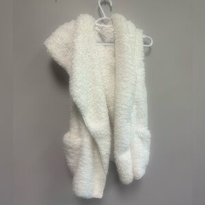 Te Verde cream vest with hood size large